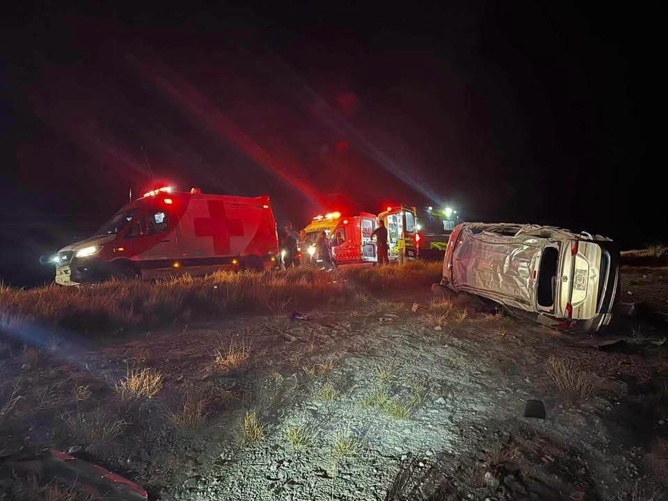 Volcadura en carretera Saltillo-Monclova deja tres mujeres muertas y seis lesionados en Ramos Arizpe